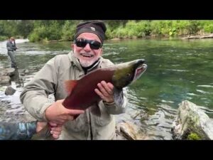 Alaska Family Reunion: Salmon Runs, Grizzlies & Off-Grid Joy with 21 Loved Ones